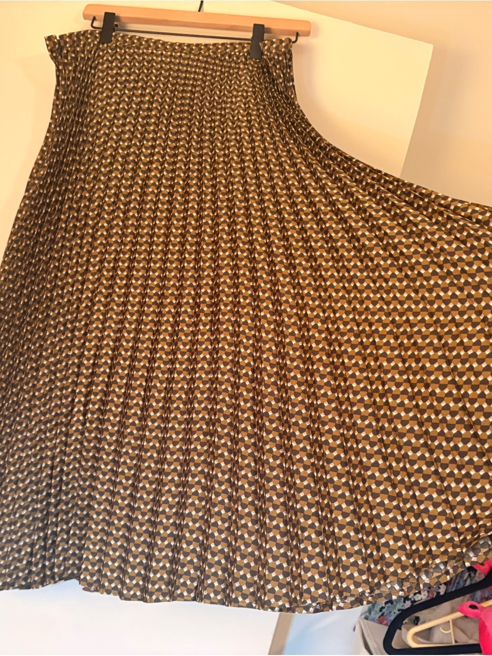 Pleated Geometric Midi Skirt in Brown and Black